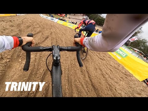 Video | Pidcock neemt kijker mee in rondje Zonhoven met vette POV-beelden