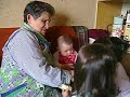 KRLITOS MARIN, SU ABUELA Y SUS PRIMAS