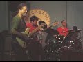 essa � uma m�sica minha que tamb�m vai fazer parte do cd carlos caf� & os mestres do blues. foi feita em homenagem a albert collins. foi uma jam na maracatu com renato rocha, guto goffi e pedro peres.
collin�s boogie is an original song that will be released on my next cd. its a tribute to the great albert collins.