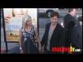 www.maximotv.com http peter facinelli (twilight) and jennie garth (beverly hills 90210) arriving at the premiere of 