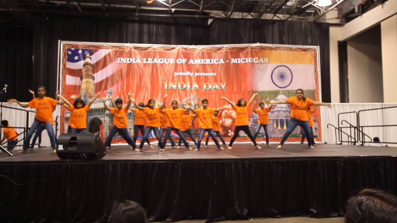 KID INDIA - Patriotic performance  on India day 2016