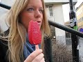 Ebba von Sydow och Elin Aram testar vårens nya glassar...