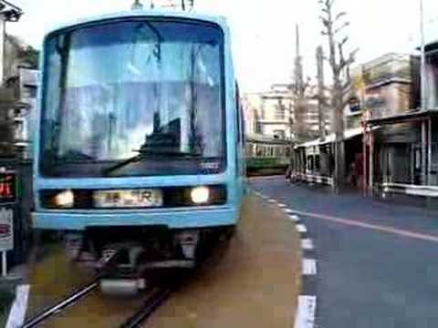 江ノ電・道路併用区間 龍口寺前・江ノ電2003+2053号車×21＋61号車