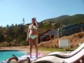 La Fille Sexy En Bikini Pour La Saint Valentin