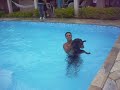 Fernandinho na piscina Fernandinho na piscina
