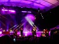 eddy mitchell en concert � pechbonnieu joue pas de boogie woogie en rappel.