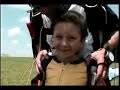 serginho 4 anos saltando de para quedas boituvaskydive com