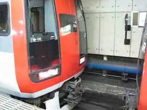２５１系　成田エクスプレス　成田空港行　東京駅　連結