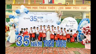 Cựu học sinh niên khóa 1988 - 1990 trao tặng quà cho các em học sinh có hoàn cảnh khó khăn của trường TH - THCS Nam Khê