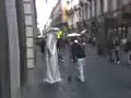 granata pazzo con manichino!!!(video divertente)
