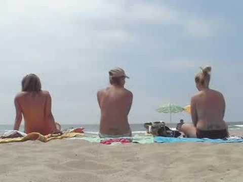 شاطى العرى - http://www.facebook.com/BlacksBeach This channel is mainly dedicated to preserving the last of the clothing-optional beaches in California. http://www.friend...