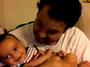 papai apertando Diego