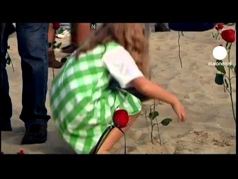 Red roses in Rio mark anti-crime protest