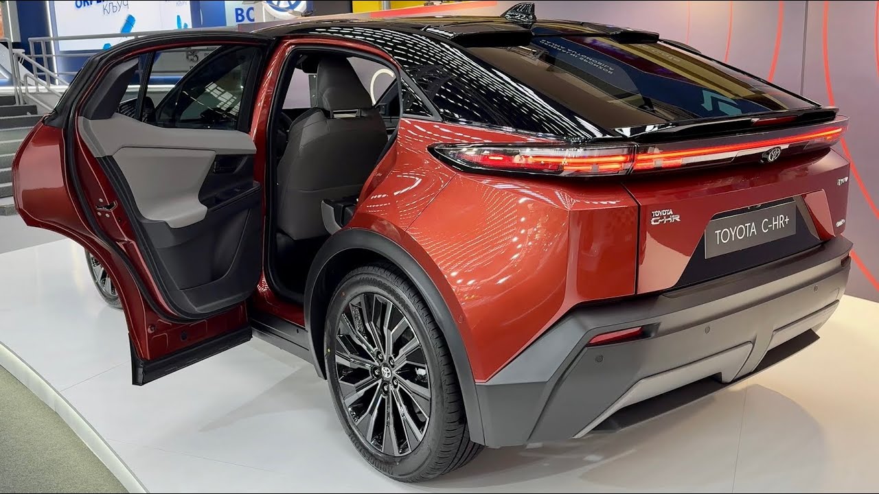 TOYOTA C-HR+ 2026 (Europe) - ELECTRIC TAILGATE, rear seats adjustments & PRACTICAL details