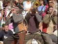 spectacle de rue cr�� en 2004, diabladas corps soufflant emm�ne le public � la d�couverte des musiques traditionnelles de la cordill�re des andes. la fanfare latino roots la belle image, chor�graphie le mouvement des douze musiciens danseurs la composant pour offrir un ballet sonore et visuel.