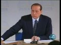Berlusconi contestato a  Bari: Vergogna