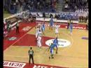 pervis pasco decolla e stoppa il gancione di mason rocca: vuelle-napoli � riassunta in queste immagini