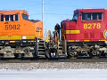 SD75M helper set coupling to ES44AC DPU SD75M helper set coupling to ES44AC DPU