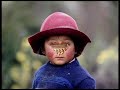 Santos Salinas Castillo nació en 1971 en San Antonio (La Libertad, Perú), una pequeña aldea situada a gran altura en Los Andes, y fue el tercero de nueve hijos. Apartado de las influencias del mundo moderno, a la edad de cinco años ayudaba a su abuelo el rebaño. Para pasar el tiempo llevaban sus flautas (quenas y zampoñas), y Santos aprendió a tocar estos antiguos instrumentos. Estaba tan atraído por la música que cada vez que los músicos de la aldea tocaban en una fiesta, persudía al que tocaba el bombo para que le ayudase a llevar el parador, para que así pudiera estar con los músicos. Si no aparecía por su casa, sus padres sabían dónde encontrarlo. A los siete años se iba a cuidar el ganado él solo y tocaba las flautas durante horas para pasar el tiempo en la soledad de las montañas. Cuando sus padres se mudaron a la costa él se escapó y se escondió en la casa de su abuelo, ya que quería quedarse en Los Andes y tocar su música. Recién a la edad de ocho años fue a la escuela, y a partir de ahí vivía con sus padres en una pequeña aldea cerca de Trujillo, al Norte de Perú. Un día, cuando tenía once años y estaba jugando en la calle con otros niños, unas monjas de Inglaterra vinieron a la aldea para comenzar allí una pequeña misión. Una de las hermanas llamada Paulina formó un coro de la iglesia en Simbal y allí  Santos empezó por primera vez a cantar. El nombre del coro era 