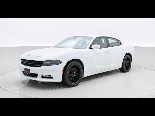 2017 Dodge Charger SXT AWD - 8.4in Uconnect w/ Bluetooth, Sirius in Cars & Trucks in Winnipeg