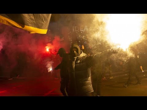 Rechtspopulistische Demo in Belgrad: Hunderte befrworten Krieg in der Ukraine, sind gegen Russland-Sanktionen