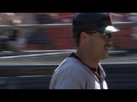 Video: Jeff Kent hits his 33rd home run of 2000