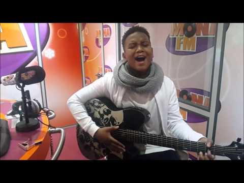 Gabriel de Kids United chante pour Mona FM 