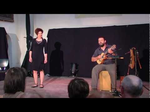 margeride - Créé par Séverine Sarrias (conte) et Arnaud Cance (musique), « Le Chemisier jaune » est un conte musical sur la vie quotidienne en Margeride en 1944. En rega...
