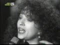 ten songs: 
1. mia kiriaki tou marti (loukianos kilaidonis / nikos gkatsos). kilaidonis plays the piano and manolis mitsias sings with glykeria.
2. tis gerakinas gios (vasilis tsitsanis / kostas virvos).
3. min kanis onira trela (apostolos kaldaras - he also appears in the video).
4. thelo na ta po (akis panou).
5. o trelos (akis panou).
6. mana mou ine i anatoli (domenikos vamvakaris / panos falaras).
7. otan tha lavis afto to gramma (giorgos zampetas / giorgos mitsakis).
8. katsivela (giorgos mitsakis).
9. erotas ine i etia (stelios fotiadis / hristos promiras).
10. ta pentohiliara (hristos nikolopoulos / lefteris hapsiadis).