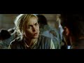los ni�os de huang shi narra la historia real del joven periodista ingl�s george hogg (jonathan rhys meyers), que llega a china en los a�os 30 cuando el pa�s est� siendo tomado por las tropas japonesas. hogg se libra de la muerte gracias a un l�der de la resistencia china, jack chen (chow yun fat) y, en su huida,  acaba refugi�ndose en el orfanato de huang shi.