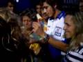 Valentino Rossi firmando autografos