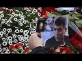 Click to View : شموع وزهورفي الجسرالكبير وسط موسكو حيث أُغتيل "بوريس نيمتسوف"