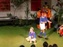 jogando no quintal   improviso com objeto   azul: cena 01