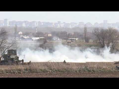 Griechenland/Türkei: Tränengas über Migranten an gr ...
