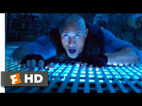 Jumanji: The Next Level (2019) - Climbing the Blimp Scene (8/10) | Movieclips