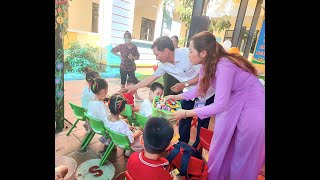 Phó Chủ tịch Thường trực UBND thành phố thăm, tặng quà các cháu thiếu nhi nhân dịp 1/6