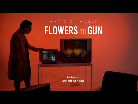 Karya Music Video Flowers to Gun menggunakan proyektor