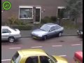 Blondje en parkeren