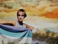 l'ami de jeremi a 17 ans il est gai il va en mourir.
c'est une chanson de bruno bisaro que j'ai produite et arrang� car le suicide des adolescent est la deuxi�me cause de mortalit� parmi les jeunes.
