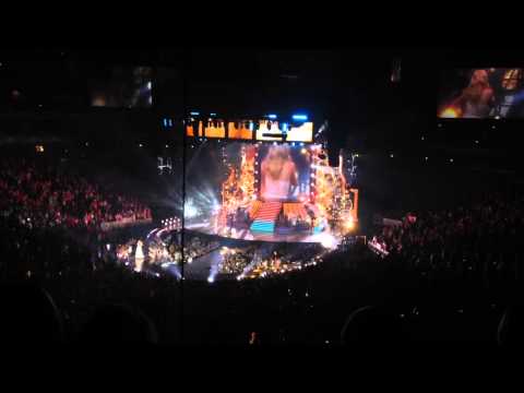 Love Story YUM Center 2013