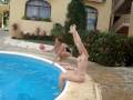 videos de gise aprendiendo a tirarse de cabeza-blue bay club