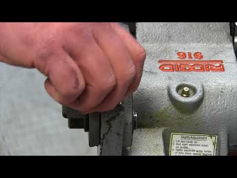 How to adjust the RIDGID 916 for different size pipes