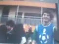 axel claro q te clavo la sombrilla    