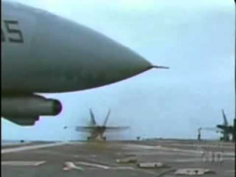 F18 Hornet Accident while landing on aircraft carrier ( plane crash )