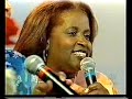 um dos melhores conjuntos vocais do brasil, cantando ( leva eu sodade )