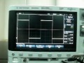 Comparison of two measurement units display and Cursor display, DSOX2000 show the way more inconvenient. 比較兩台的量測單位顯示以及Cursor顯示，DSOX2000顯示的方式比較不方便。
