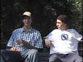 manger des carottes c'est bon pour les yeux!
mettant en vedette la l�gende urbaine vivante elle m�me: frenchie 24/7.
visitez le www.boblechef.com pour d'autres capsules � saveur anarchique propuls�es par 33mag.tv. en bien meilleure r�solution que facebook ou youtube...