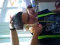 Het waxen van Selims bakkebaarden!!!