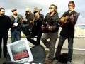 Supergrass & Carl Barat Busking - Teenage Kicks 15/11/2006