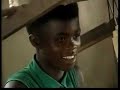 How do Kente weavers train?